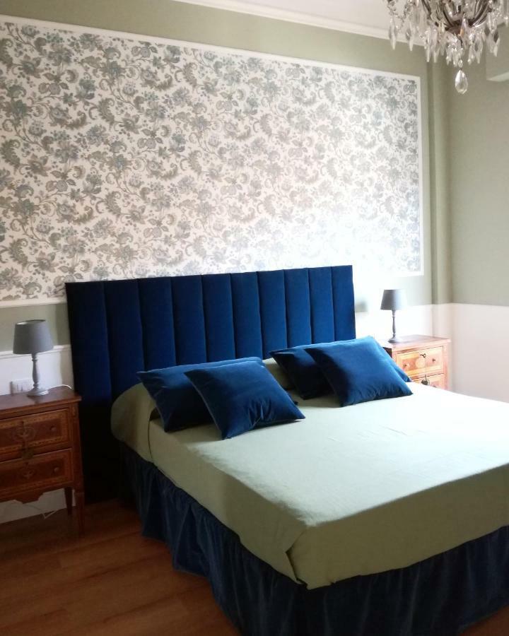 Bloom Rooms Foligno Bagian luar foto