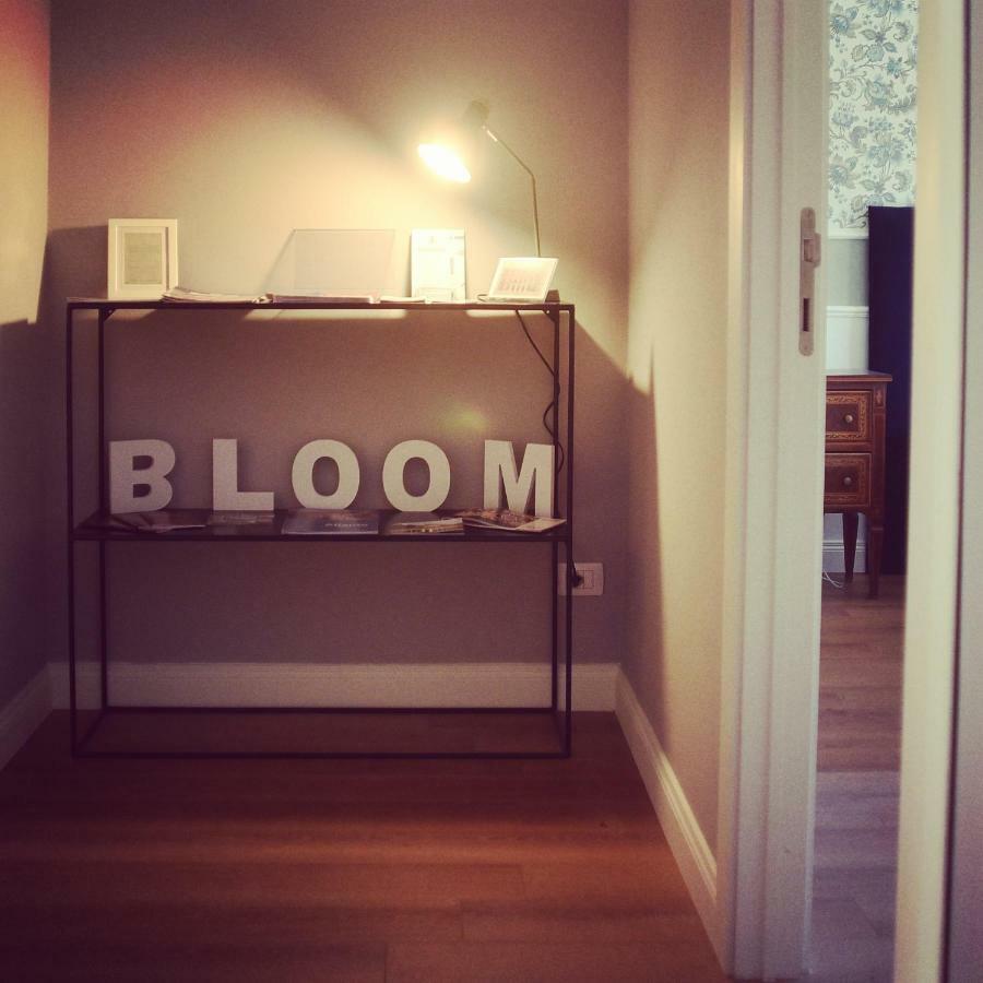Bloom Rooms Foligno Bagian luar foto