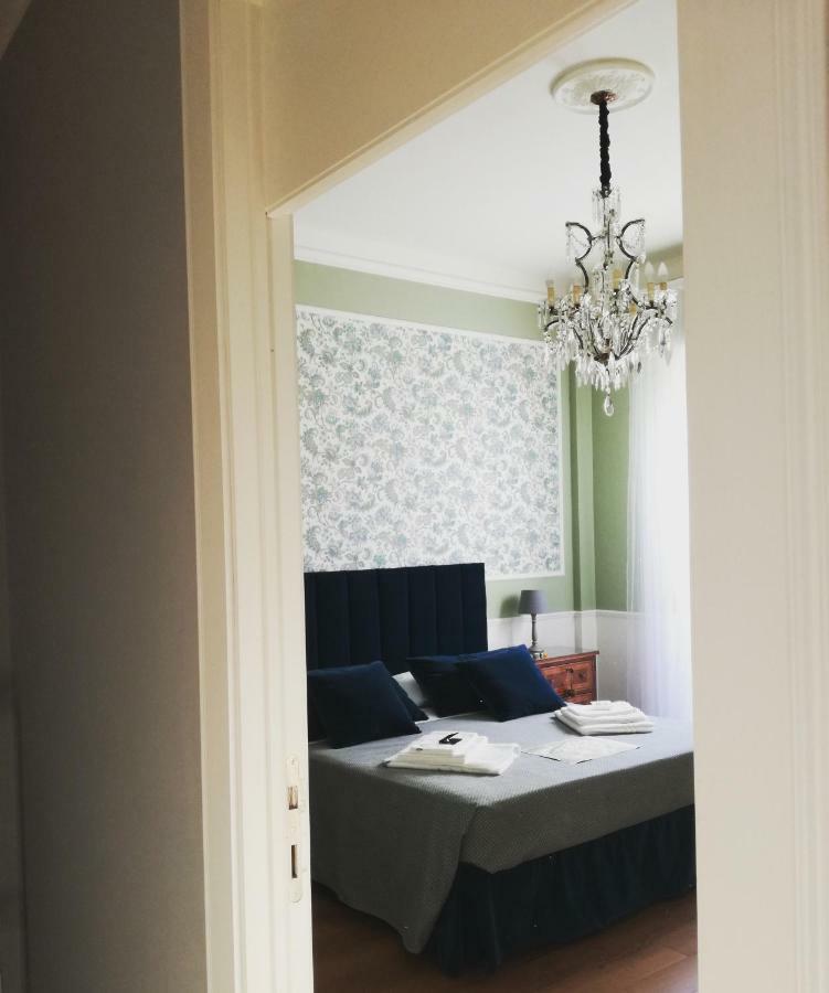 Bloom Rooms Foligno Bagian luar foto